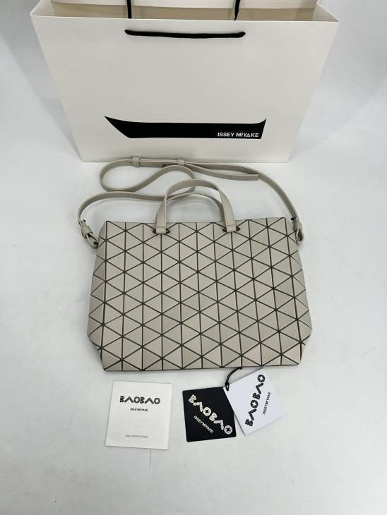 Picture of Issey Miyake Handbags _SKUfw115454968fw